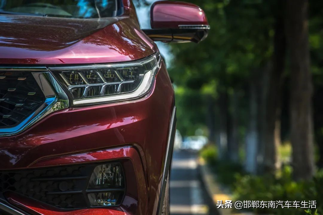 汽车里面有哈气怎么消除,汽车启动后感觉有点窜气