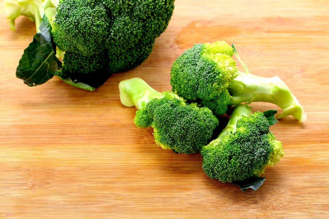 百岁老奶奶精神饱满是怎么回事,百岁老奶奶精神饱满的原因