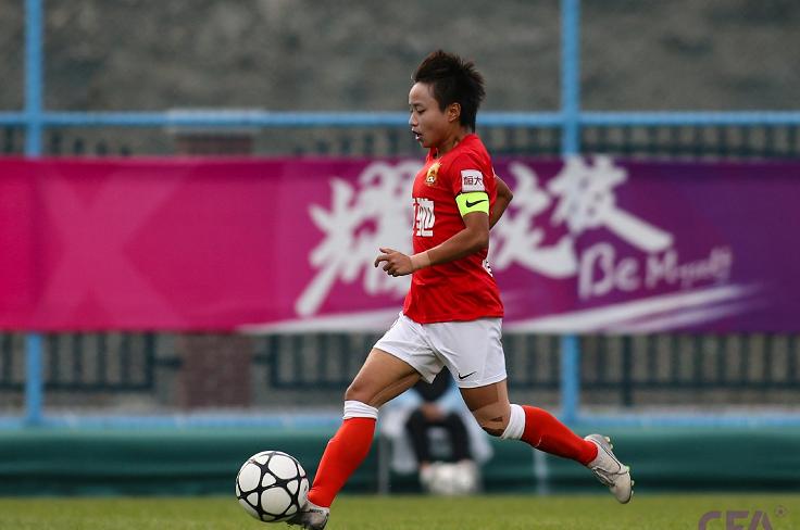 张琳艳头球破门震惊世界,张琳艳超远射门