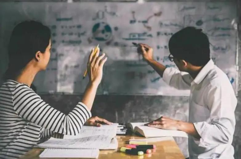 专科生想要翻身，优先选择这3个专业，就业好很有“钱途”