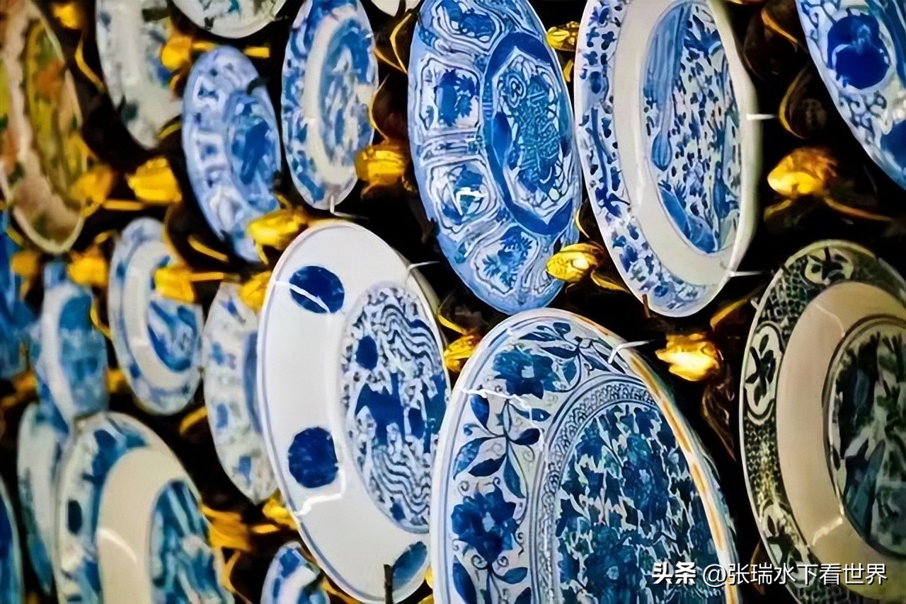 业火凝炼，玲珑惊艳，明清外销青花瓷为何成为China国货之光？