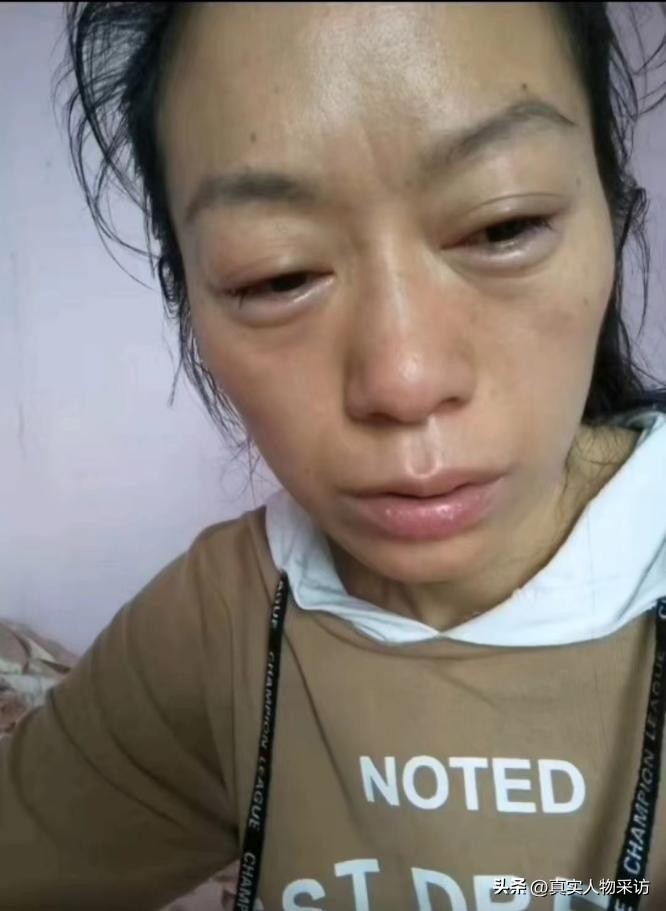 我,离异后摆地摊还债,意外被小15岁小伙追求,开启人生第二春