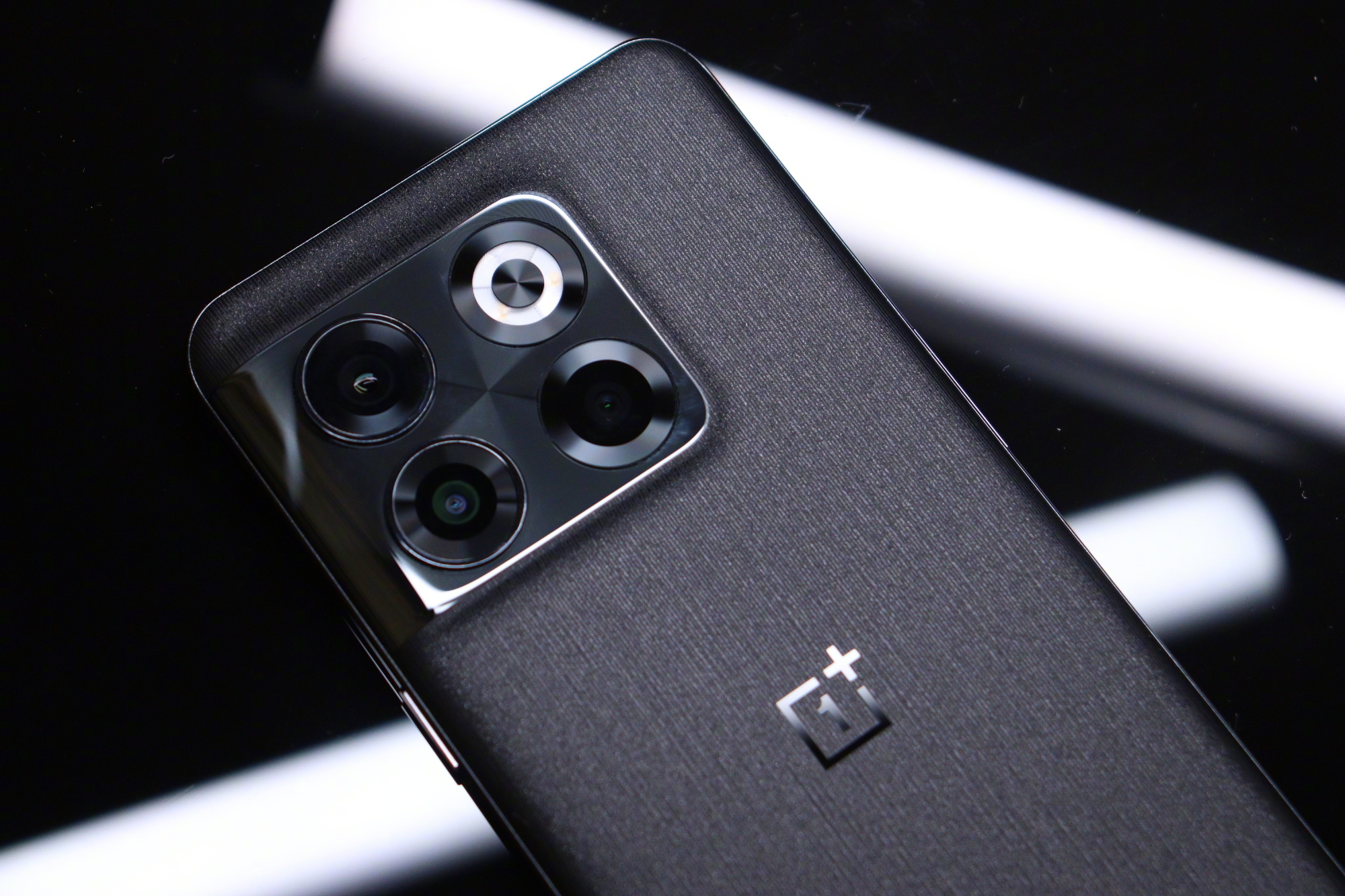 一加acepro和realmegt2大师探索版,一加ace2pro和真我gt5跑分对比