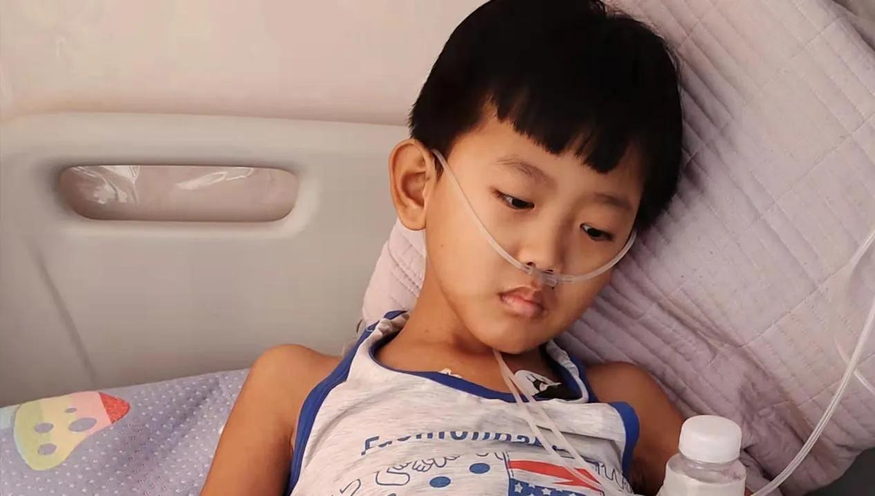 助力“尿袋男孩”的抗白之路