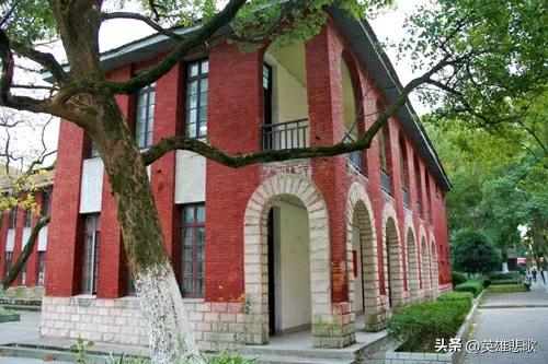 景德镇陶瓷大学和景德镇陶瓷学院,在陶瓷界景德镇陶瓷大学的地位