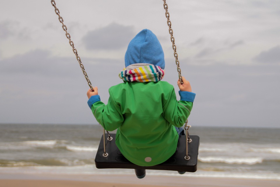 如何教孩子克服脆弱心理,孩子内心敏感脆弱接受不了批评