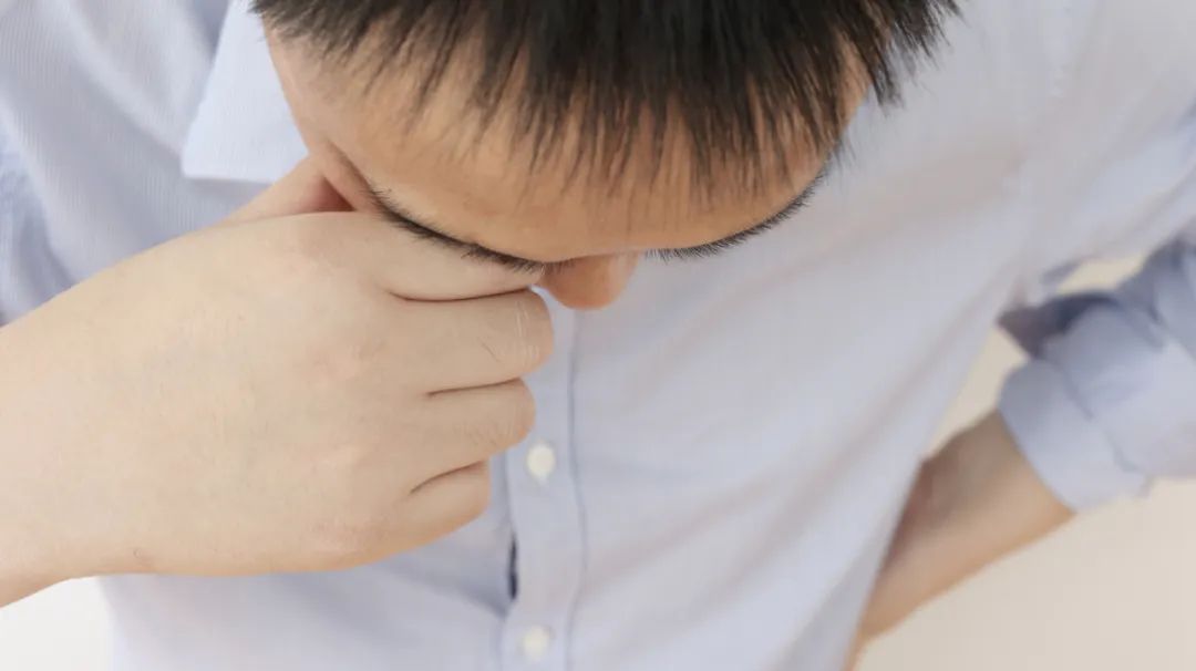 女生右眼皮跳代表是坏运还是好运,右眼皮跳了几下是不是好运