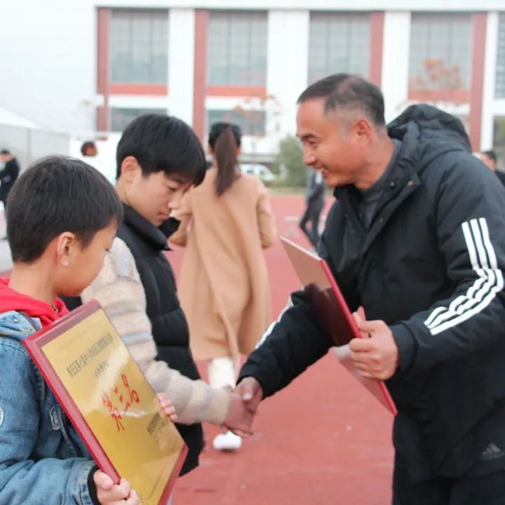 校园足球绿茵赛,支持校园足球助力足球青训繁荣