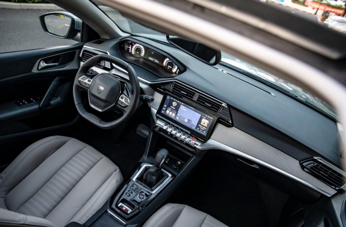 东风标致新408合伙人,16款标致408vs16款速腾