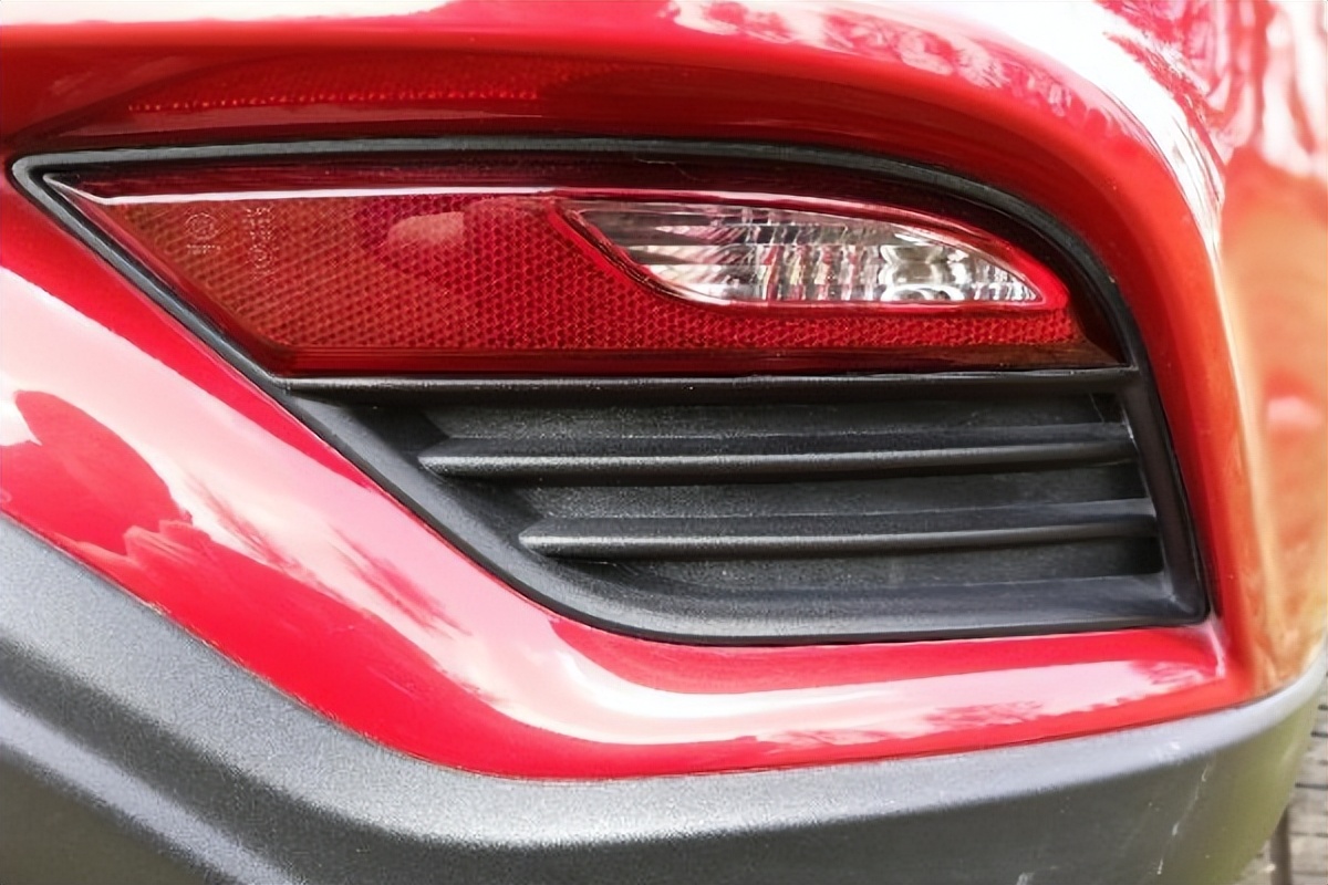 汽车倒车灯线路坏了怎么查,汽车的倒车灯为什么老是坏