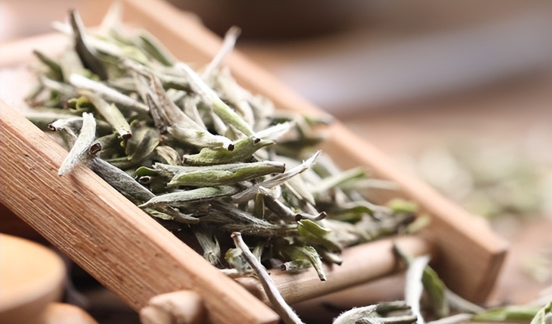 天冷了一起喝红茶暖身吧,红茶茶性温和特别适宜冬季饮用