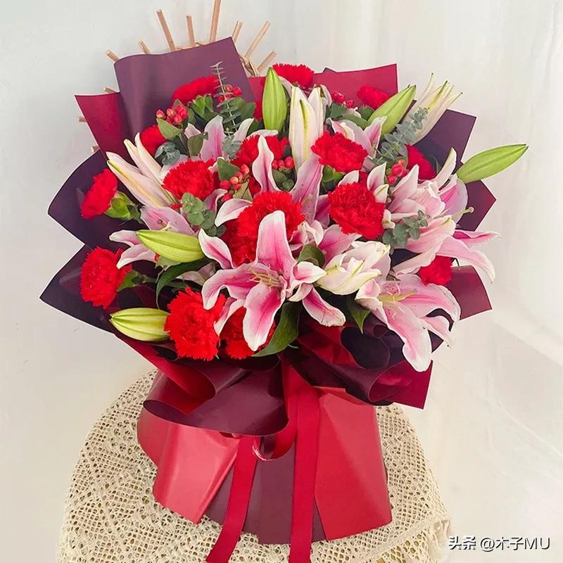 送一支康乃馨给老师可以吗,康乃馨送老师寓意是什么意思