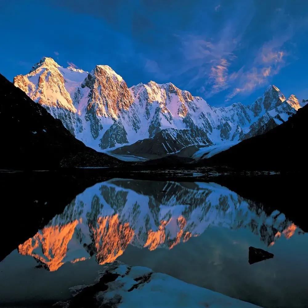 《黄河》中篇小说:彩旦六爷