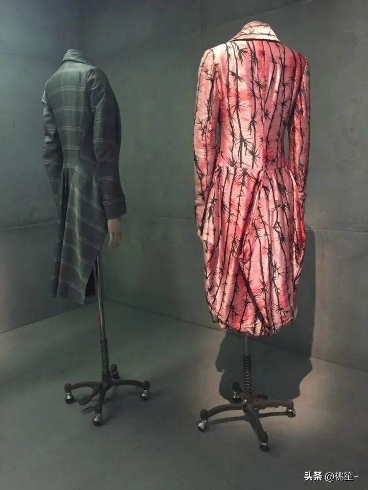 麦昆alexandermcqueen怎么穿,麦昆ALEXANDERMCQUEEN新款套装