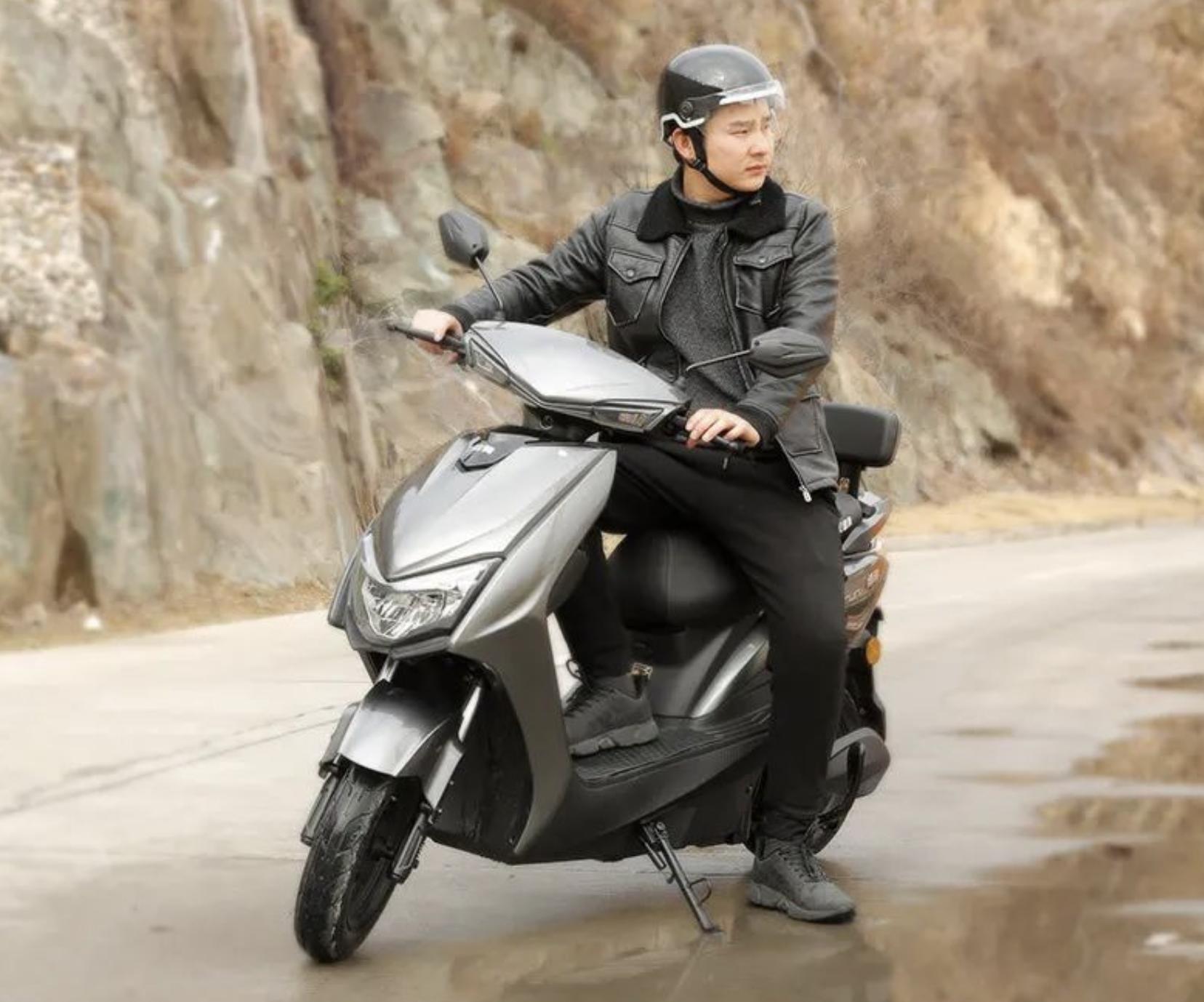 哪款电摩又帅爬坡又强续航又长,续航和速度都很好的电摩推荐