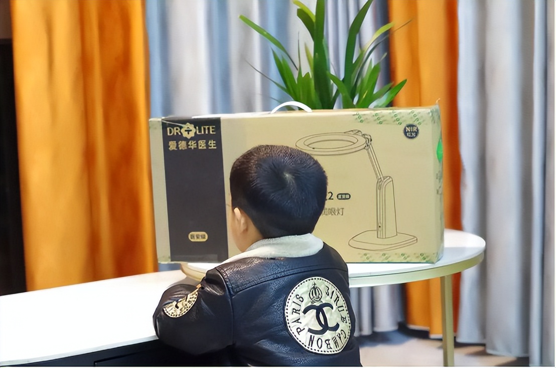 爱德华医生润眼灯评测,医生泪眼灯评测