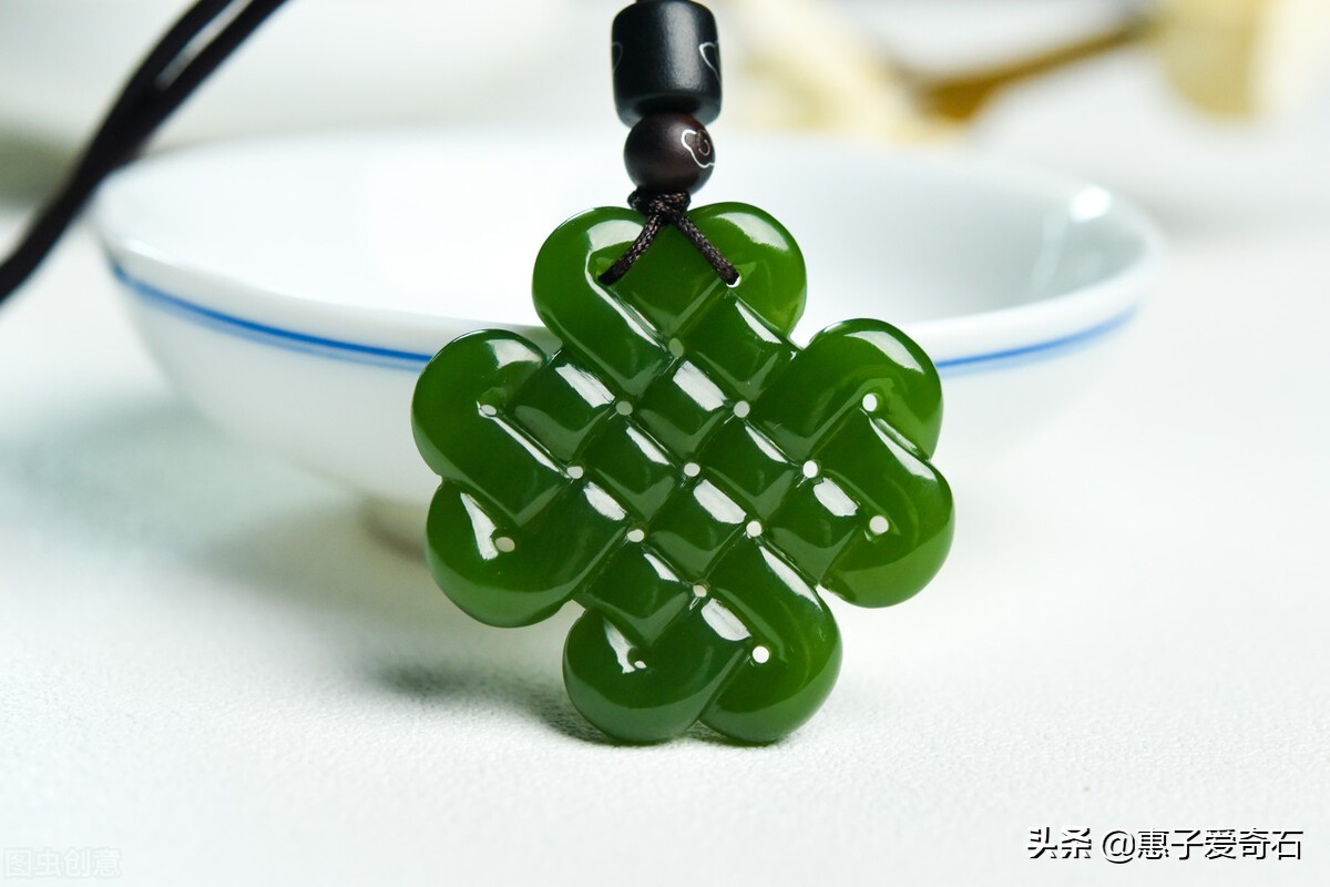 世界上最珍贵的翡翠种类,世界十大顶级翡翠首饰