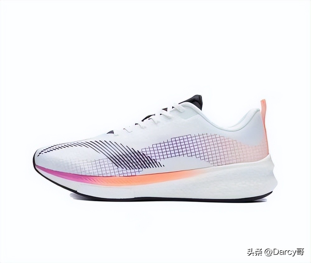 跑鞋要选合脚的,选对跑步鞋跑步不伤膝