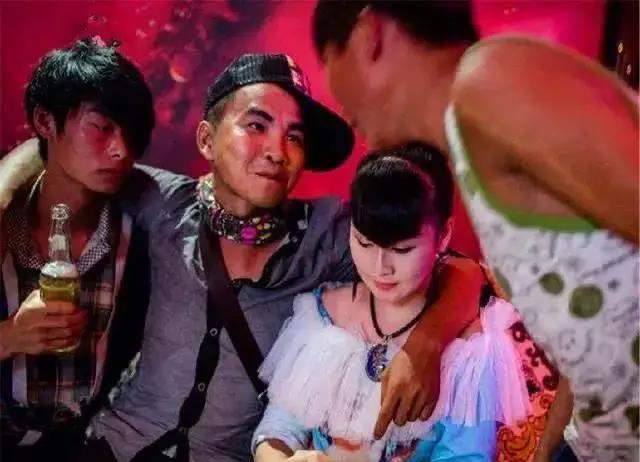 曝光拍戏内幕,演艺圈吻戏的幕后真相