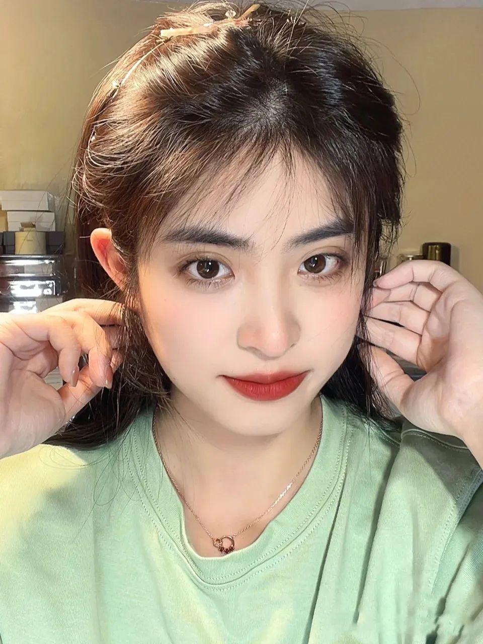 秋冬齐刘海造型,秋冬减龄刘海