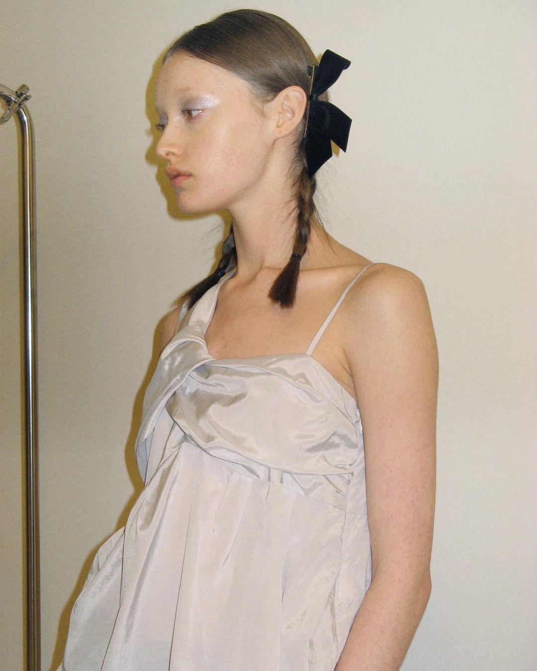 韩国女性的服装穿搭,韩国女生穿哪些3000块钱一件的t恤