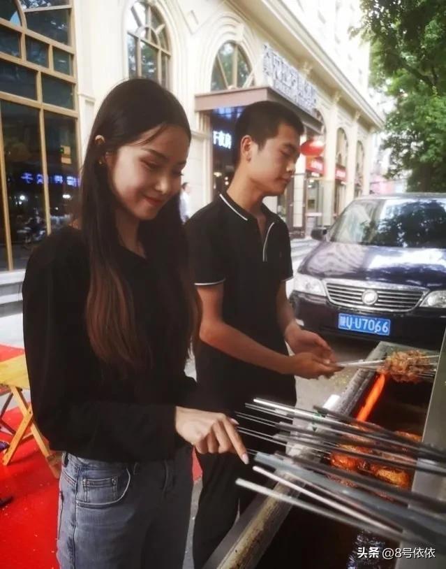 在五线城市开烧烤店一年能挣多少 (98年小伙开烧烤店3个月赚60万)