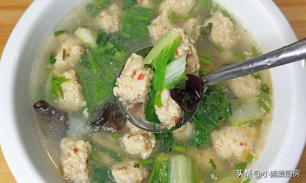 妈妈们要多做山药肉丸汤给孩子喝,辅食山药肉丸汤的做法