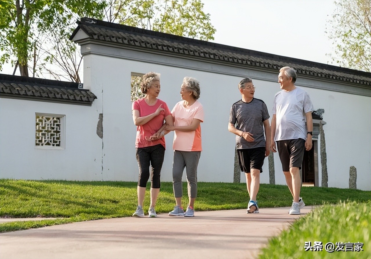 拍打长命功适合中老年的锻炼方法,中老年人肩颈操锻炼方法