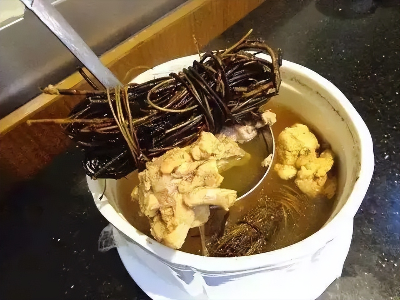 五指毛桃药膳汤,广东靓汤五指毛桃祛湿汤