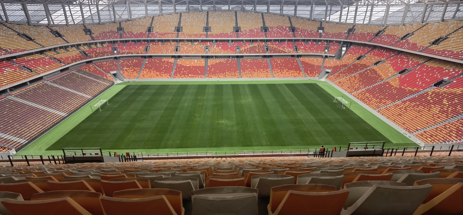 重庆首座专业足球场设计,重庆专业足球场