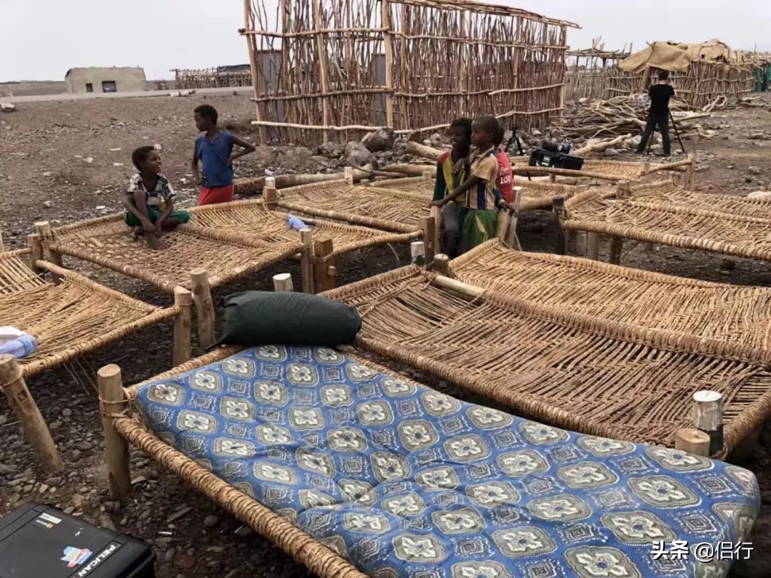 在非洲的死海，探访最接近地狱之门的人