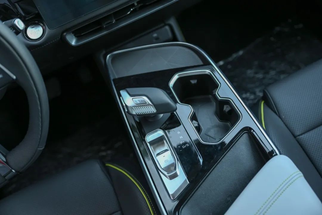 鸿蒙车机+1.5T魔核发动机，北京汽车魔方仅10.29万元起开启预售