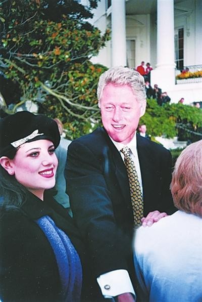 莱温斯基克林顿照片,莱温斯基22岁时照片