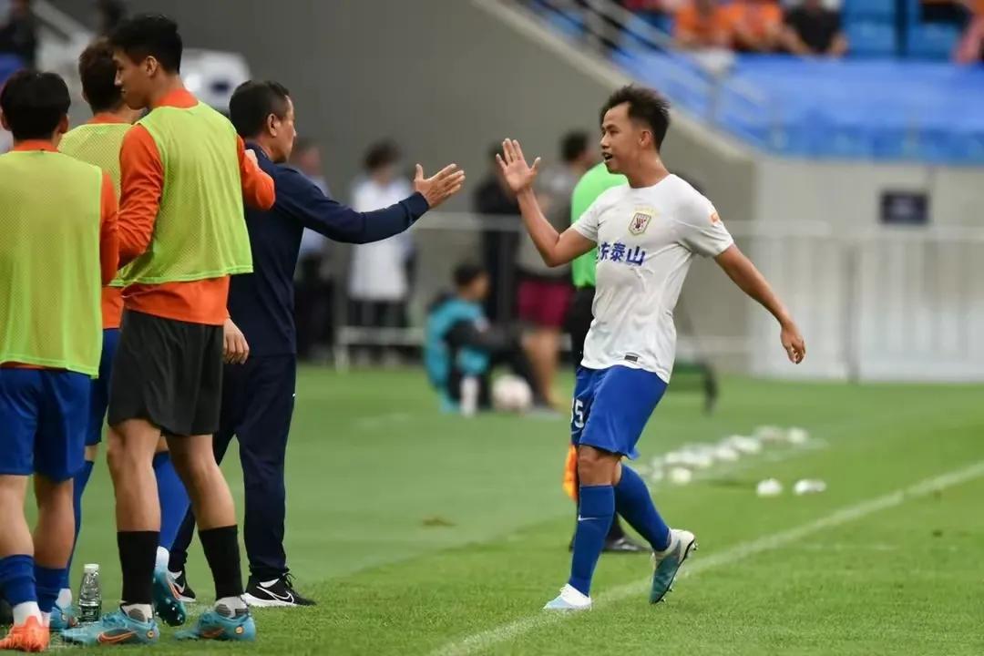 中超最新积分榜泰山,中超泰山4-2海牛夺4连胜