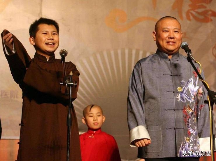 侯耀华72岁生日郭德纲送啥了,74岁侯耀华近况照曝光