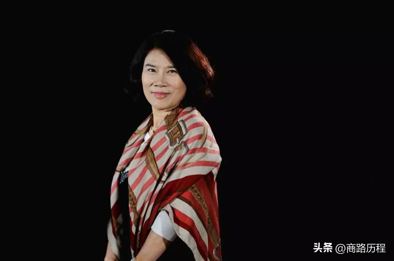 董明珠的创业经历简介,董明珠从一个家庭变成铁娘子