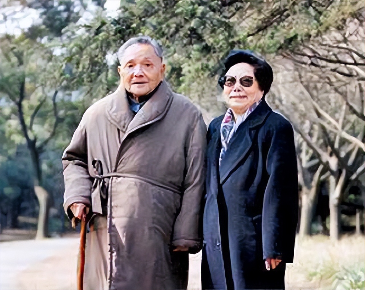 1997年邓公逝世,临终前对妻子卓琳说道:我还有一个心愿未了