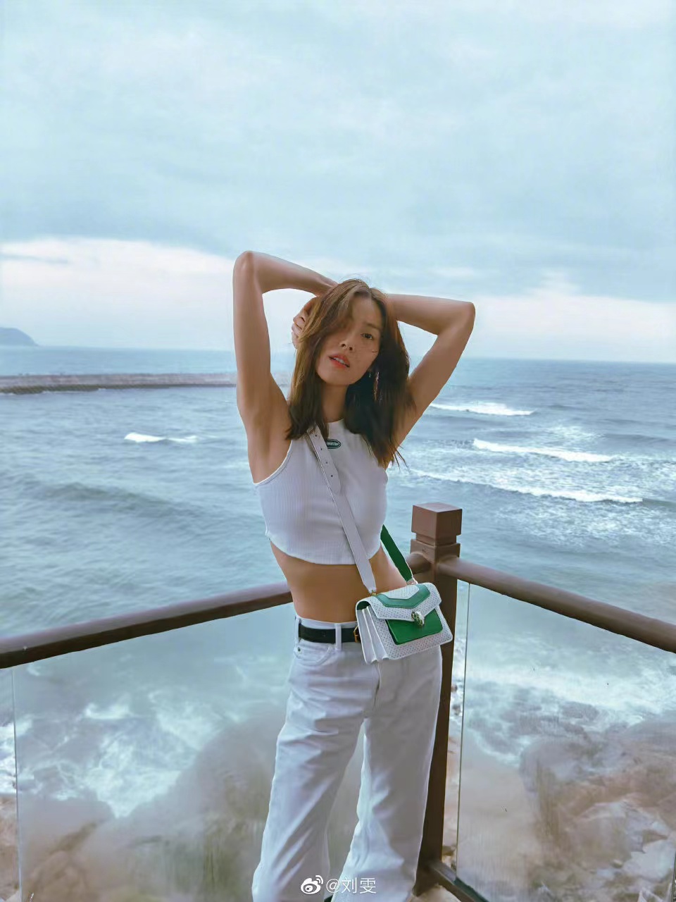 刘雯解约后需要赔偿多少钱,刘雯赔违约金