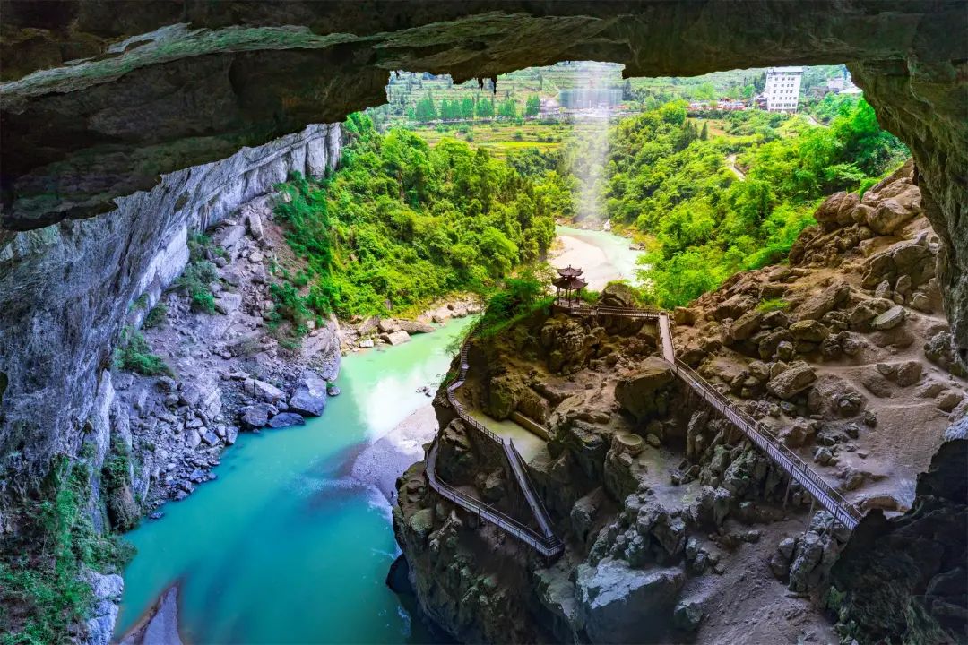 恩施苗族土家族自治州旅游景点,湖北恩施旅游必去十大景点