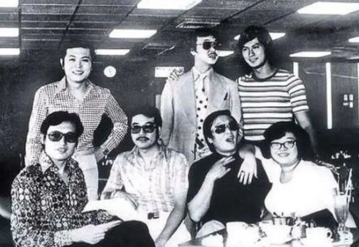 谢贤李小龙谁大,谢贤成龙