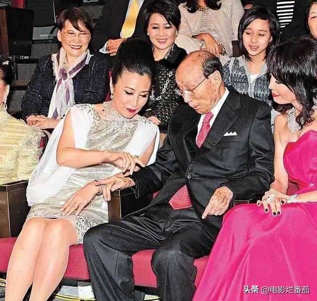 80年代风起云涌，90年代枭雄辈出，香港电影终在2002划上不甘句号