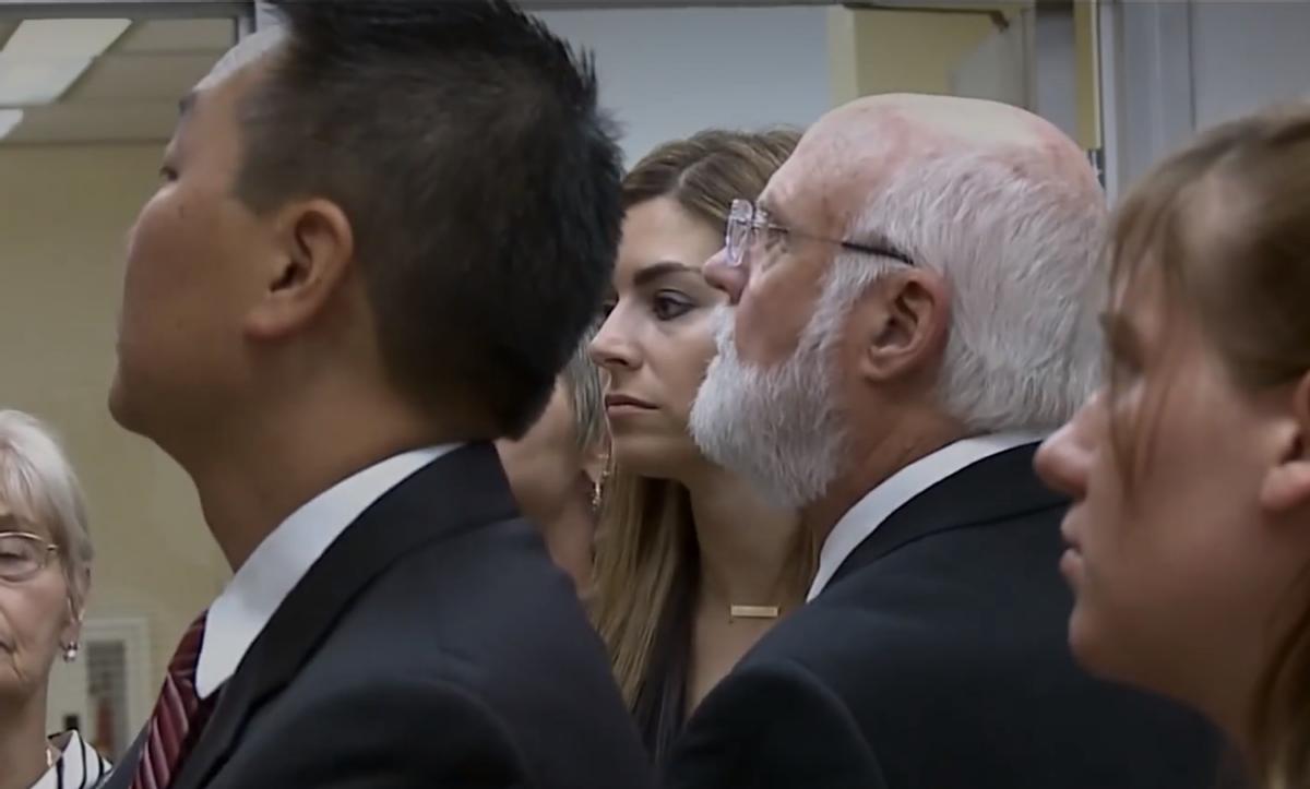 80年代，美国恶魔医生偷换精液，七年间让94名女性不知不觉怀孕