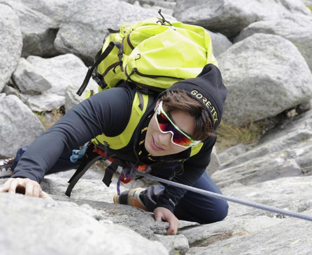 靠“耍大牌”年赚240亿！最嚣张的甲方，为何让耐克阿迪抢着求虐