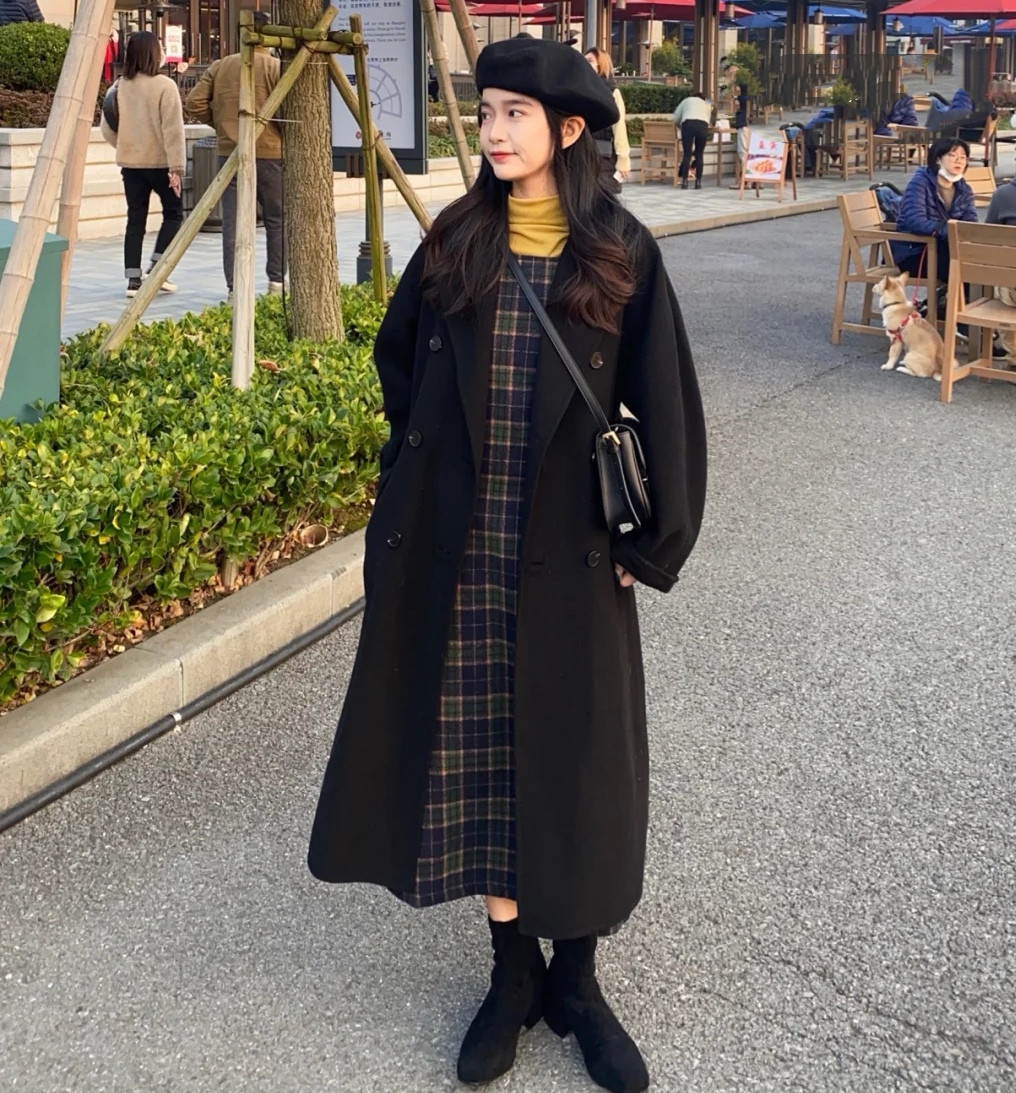 百搭小黑裤怎么搭都好看四季,不显胖的早春穿搭小黑裤