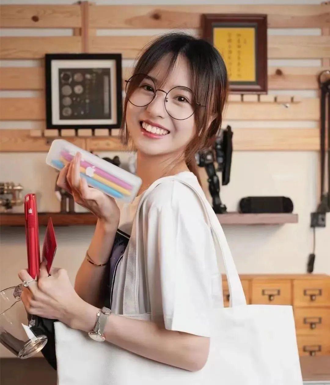 旧手机拆解零件真实视频,旧手机拆解以后能值多少钱