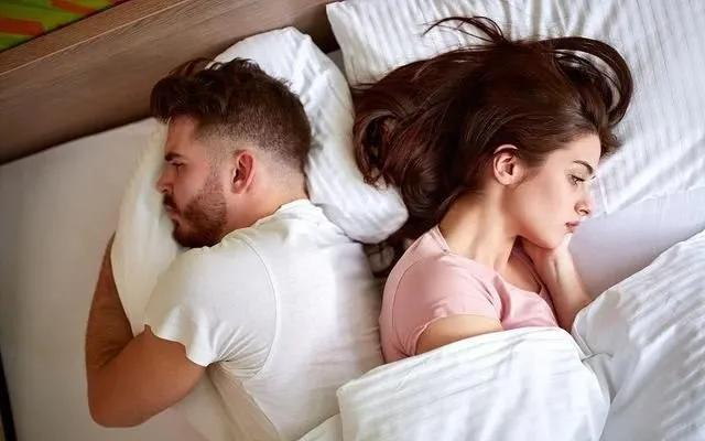 夫妻之间淡如水的表现,夫妻之间很平淡怎么办