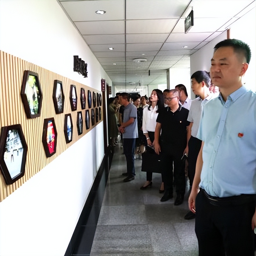 知与行充分发挥机关党建引领作用,切实加强机关党建文化建设