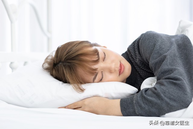 趴着睡觉会舒服吗,晚上睡觉趴着睡感觉舒服