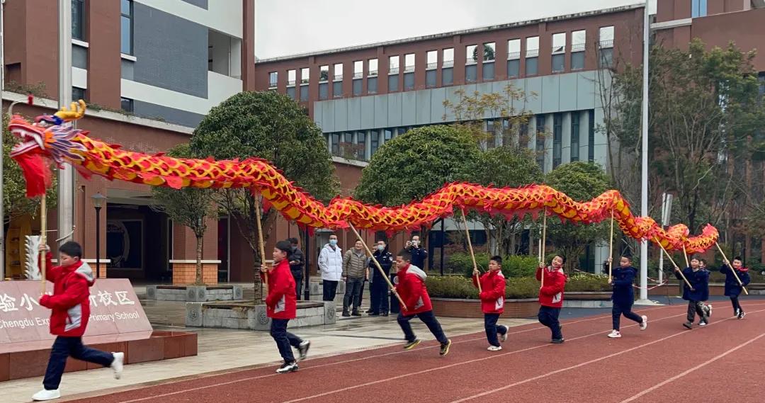 开学啦听听新生的感受,开学了看一下宿舍的环境