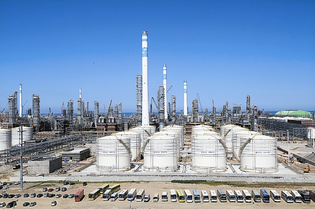 高质量发展步伐坚实有力,紧紧扭住高质量发展这个核心点